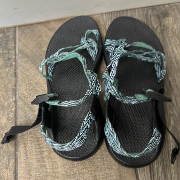 Chaco green and purple sandals size 8 - Picture 3 of 9
